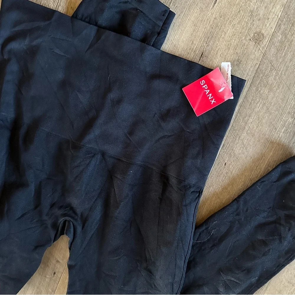 New Spanx Look At Me Now Leggings - Picture 3 of 8